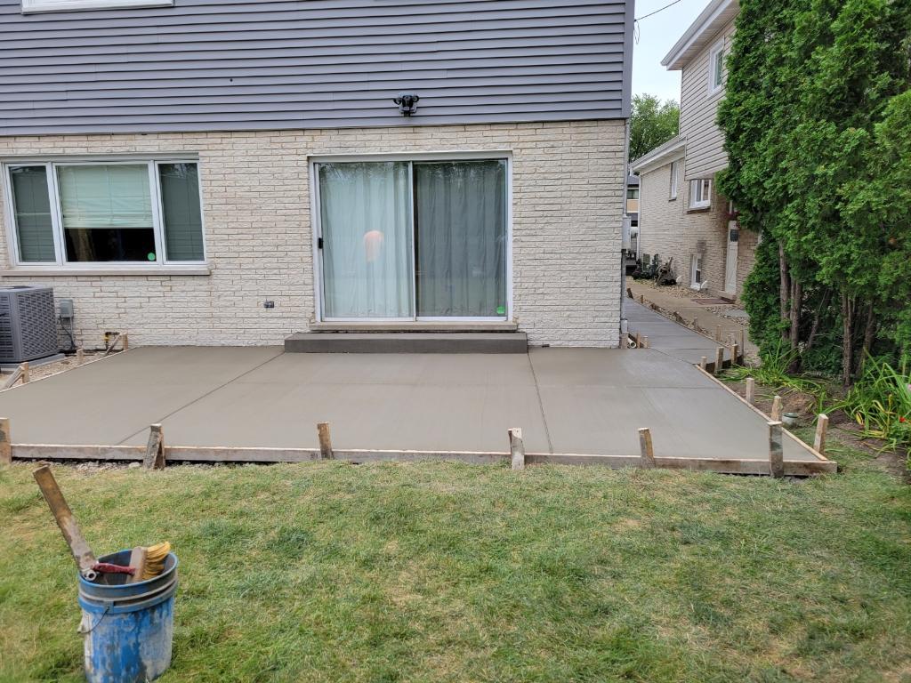 Finished backyard concrete patio